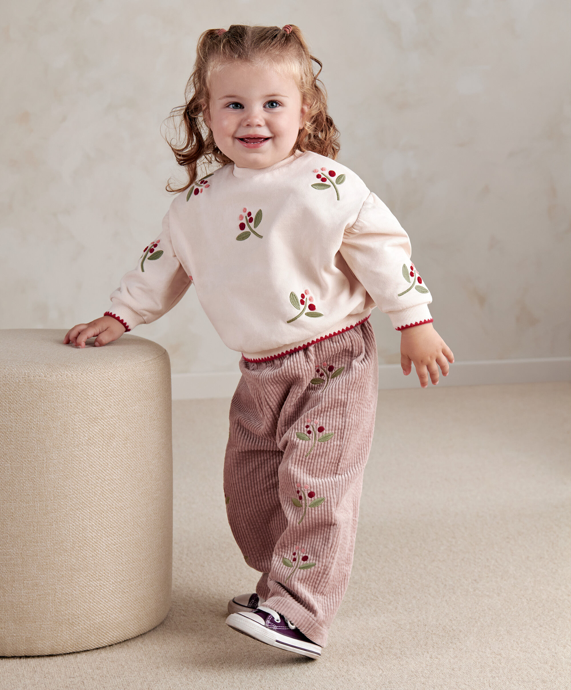 Berry Sweatshirt image number 2