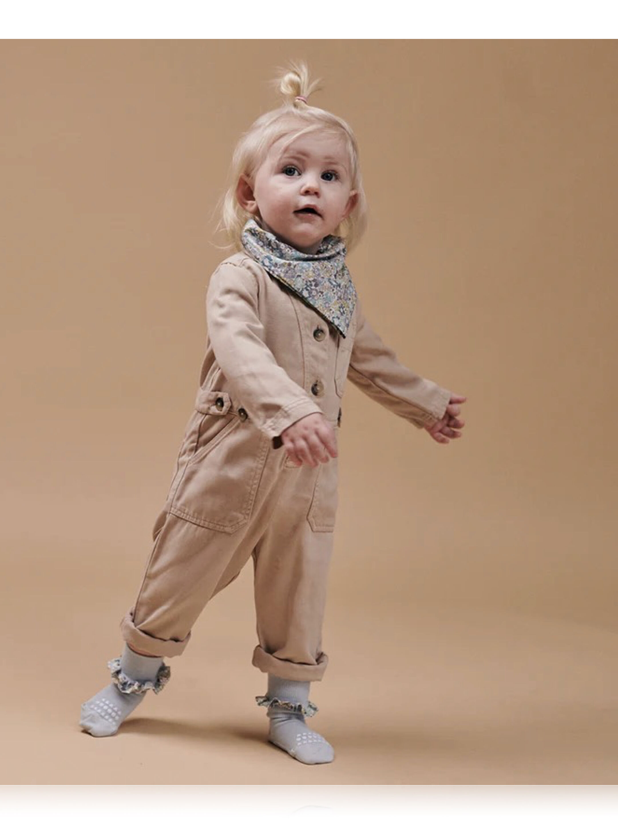 جوارب بامبو مضادة للانزلاق - أزرق فاتح بشريط كشكش بنقشة ليبرتي