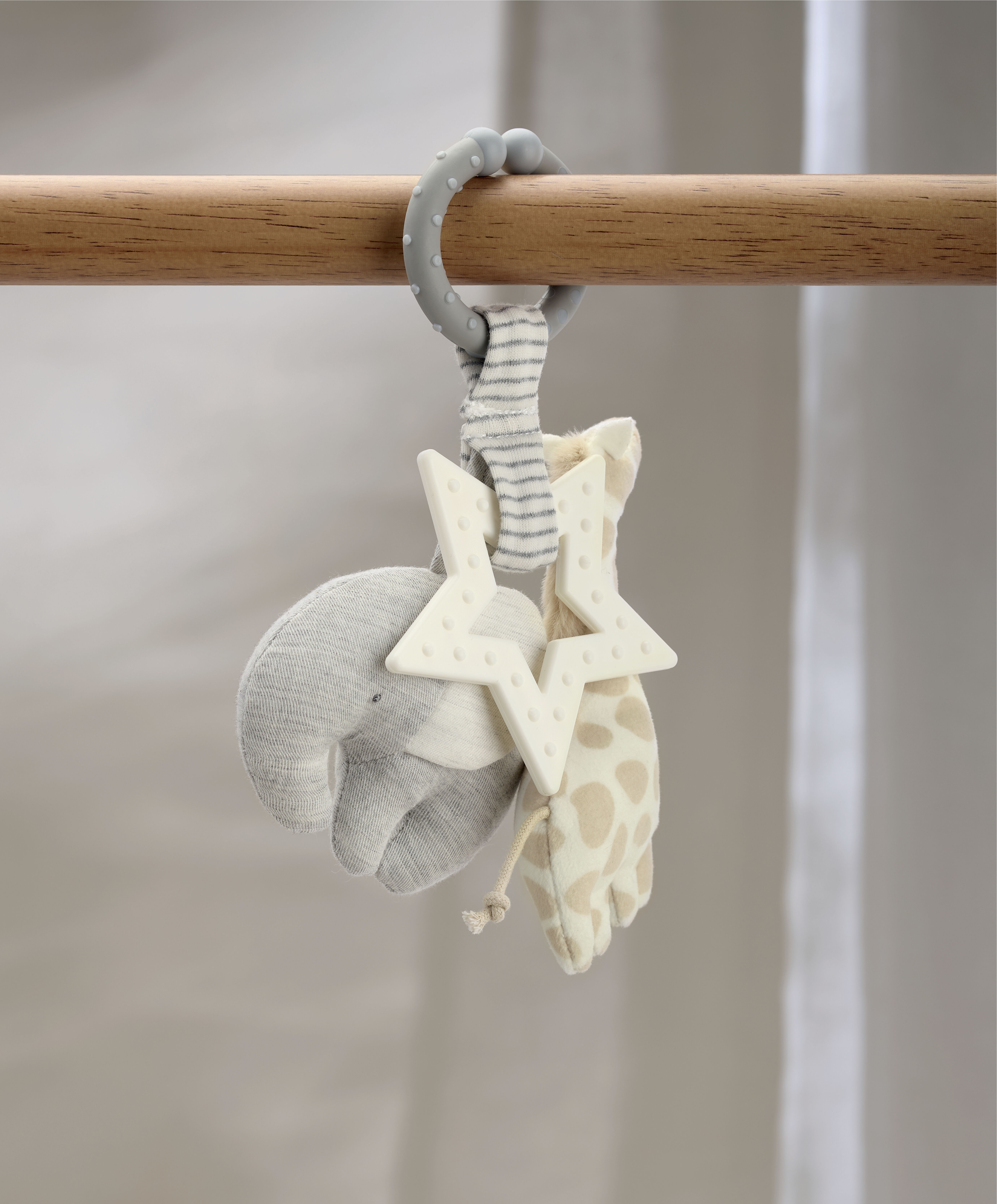 لعبة ويلكم تو ذا وورلد لينة صغيرة بتصميم حيوانات سفاري بحلقة image number 1