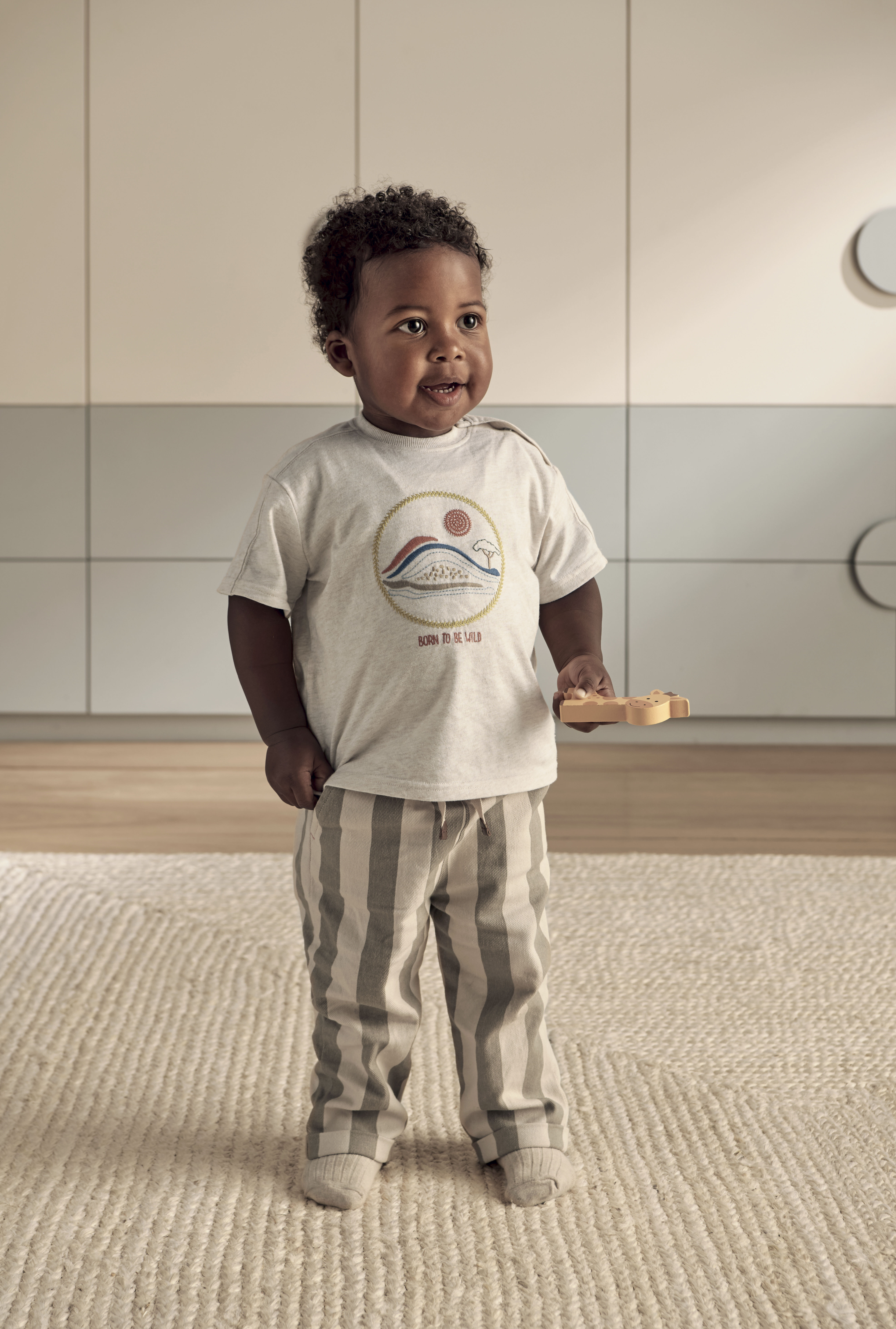 تيشيرت مطرز