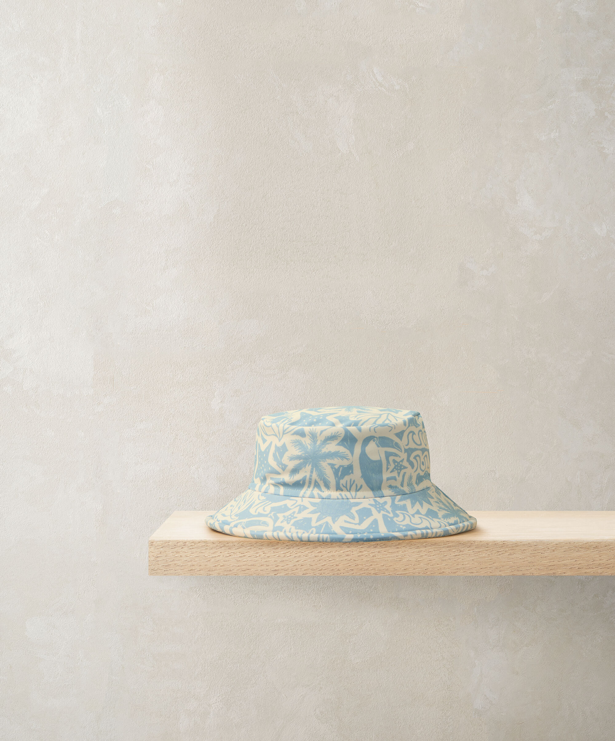 قبعة باكيت بطبعة طائر طوكان