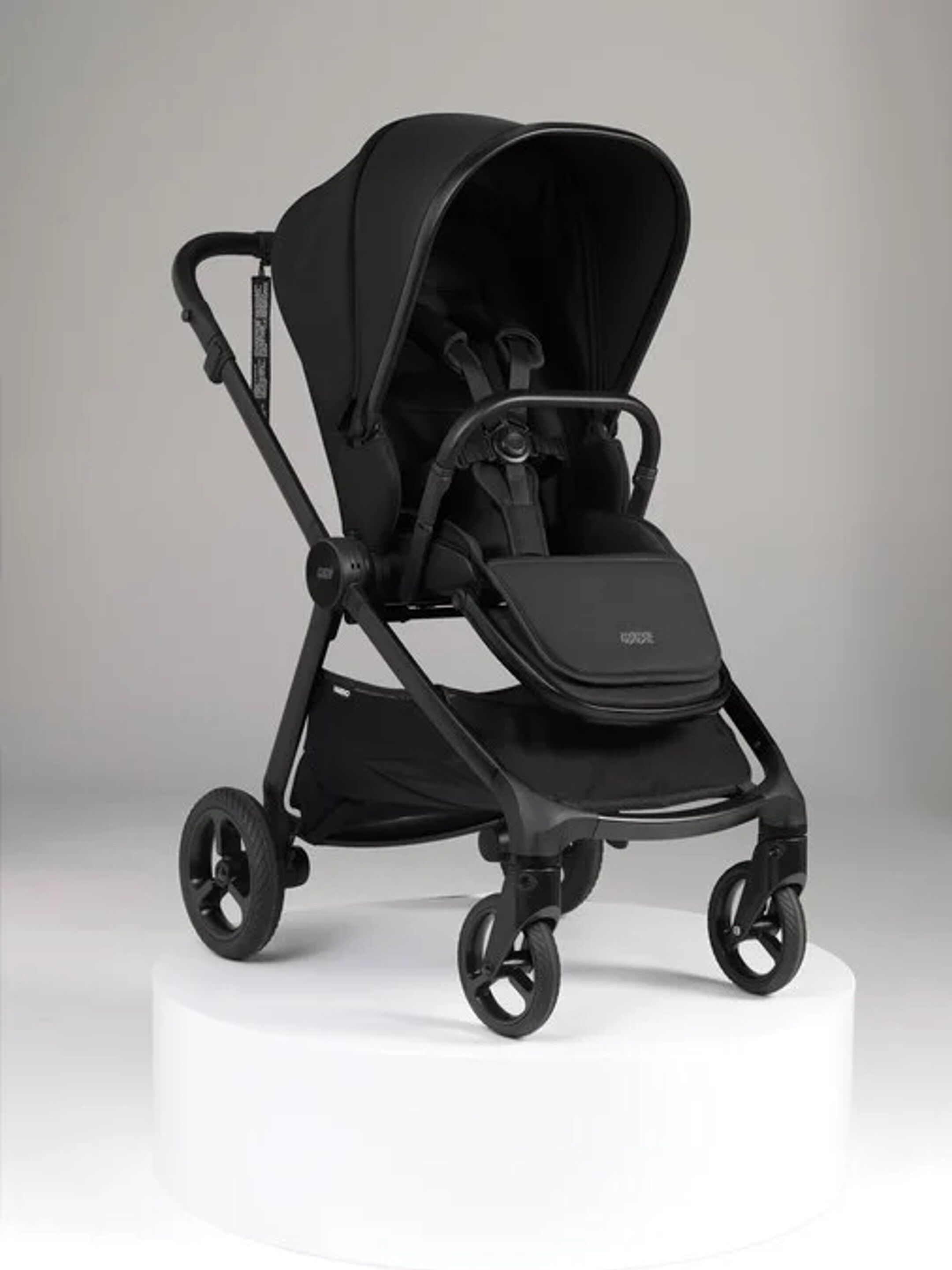 مجموعة عربة أطفال فاردو بلون أسود ومقعد سيارة سايبكس، 6 قطع image number 2