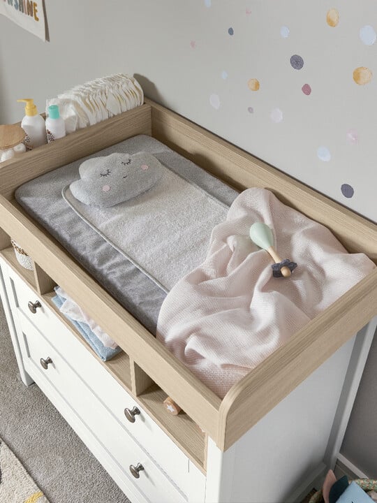 مجموعة هارويل مكوّنة من 3 قطع طقم سرير أطفال، خزانة تبديل، مراتب أساسية من الألياف - أبيض image number 12