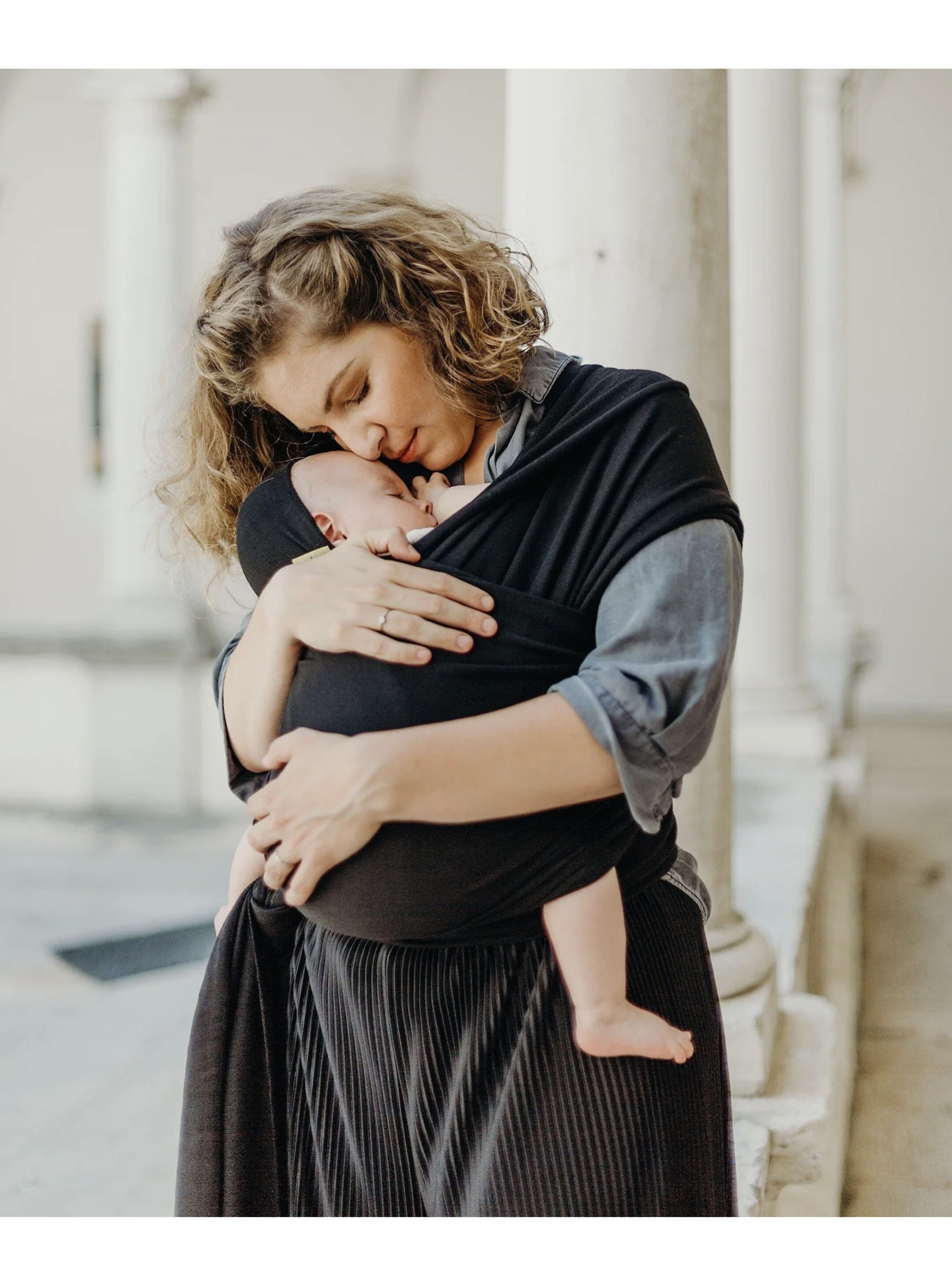 حمالة كلاسيكية للرضع قابلة للف من بوبا - أسود image number 1