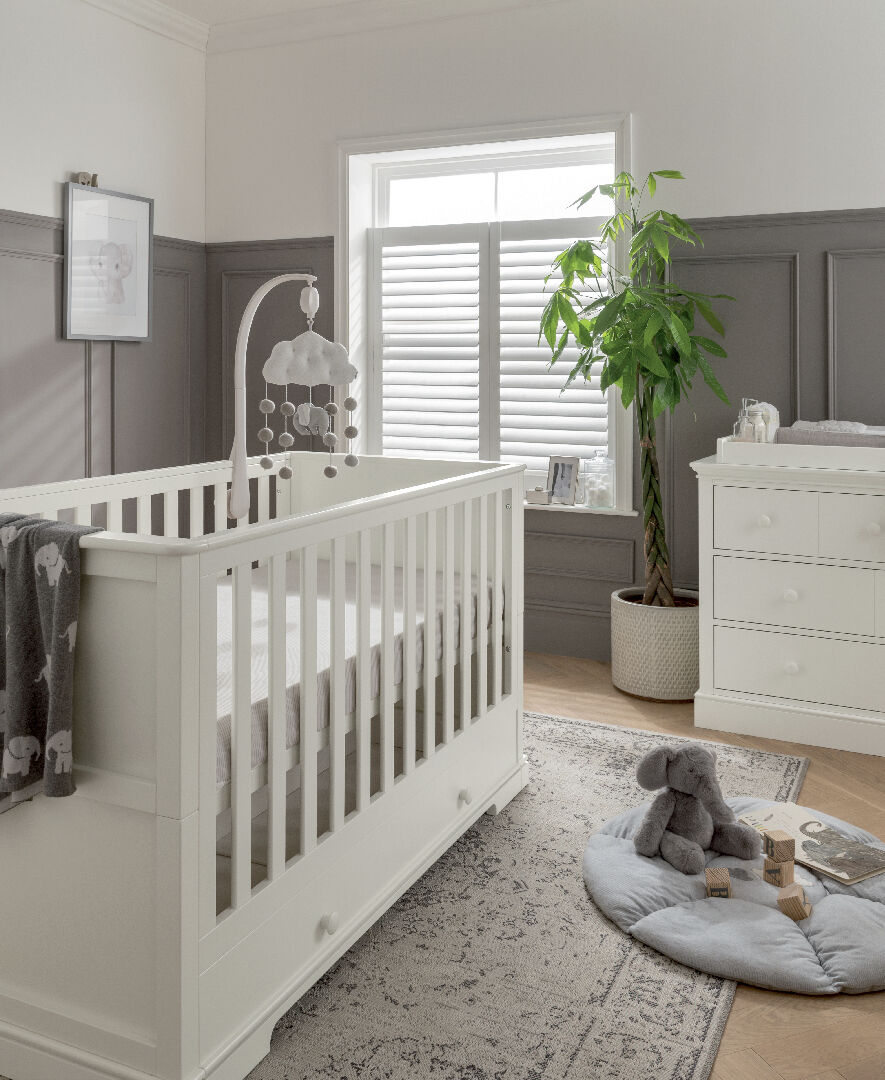 مجموعة مهد وخزانة أدراج/طاولة تغيير أكسفورد