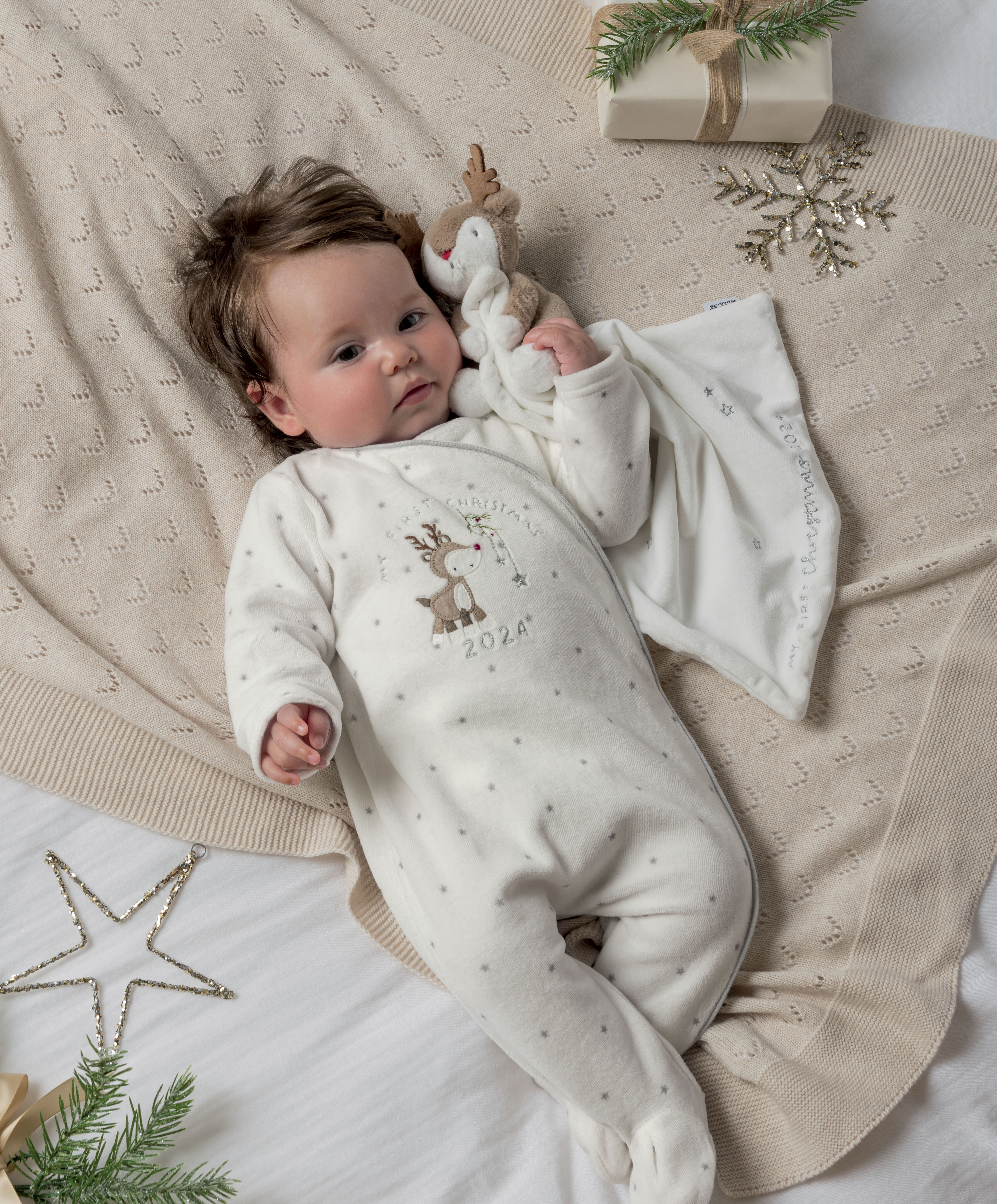 بطانية مزينة بدمية غزال الرنة 2024 image number 2