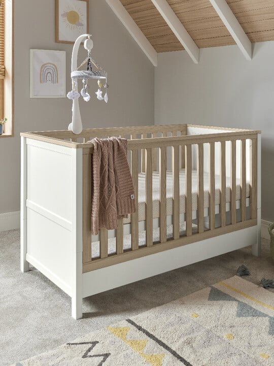 مجموعة هارويل مكوّنة من 3 قطع طقم سرير أطفال، خزانة تبديل، مراتب أساسية من الألياف - أبيض image number 2