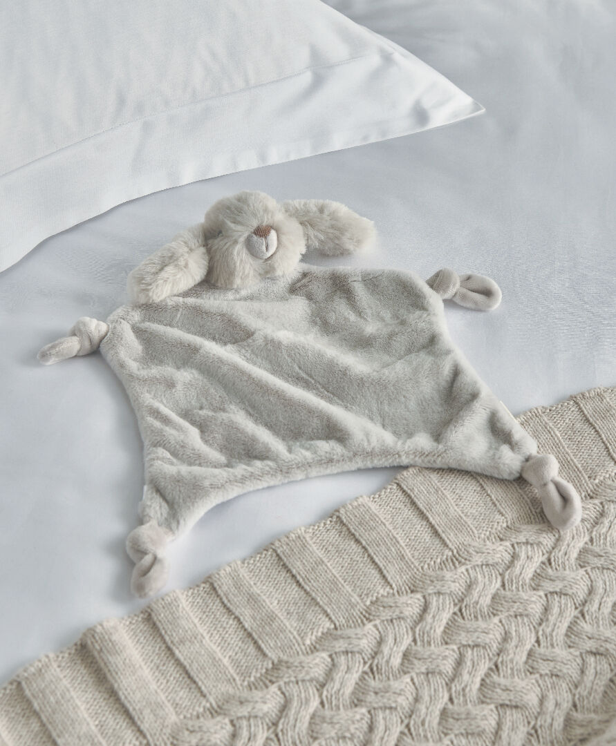 لحاف بدمية أرنب بلون رمادي