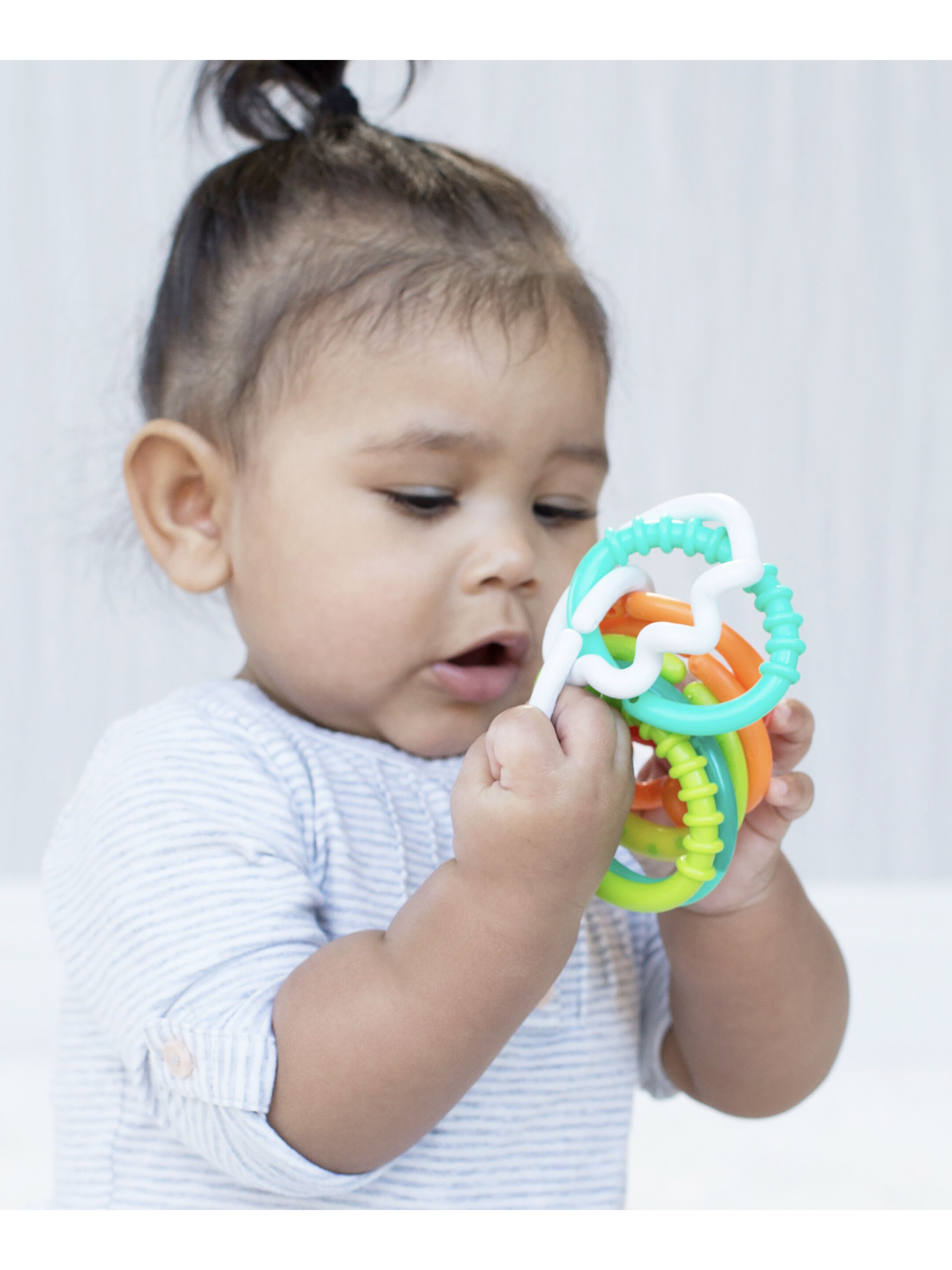 حلقات متصلة بارزة الملمس من إنفانتينو