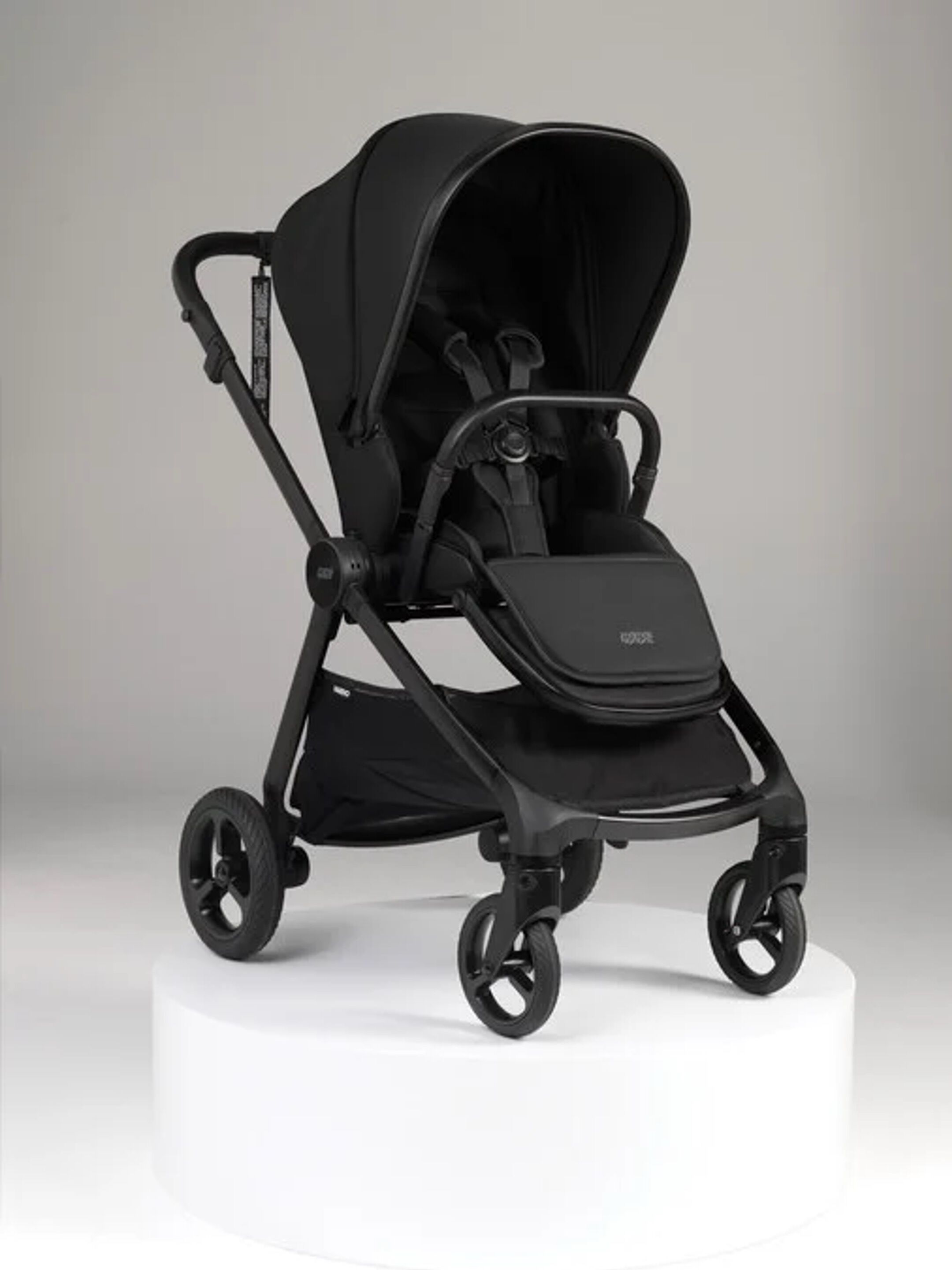 مجموعة عربة أطفال فاردو بلون أسود ومقعد سيارة سايبكس، 7 قطع image number 2