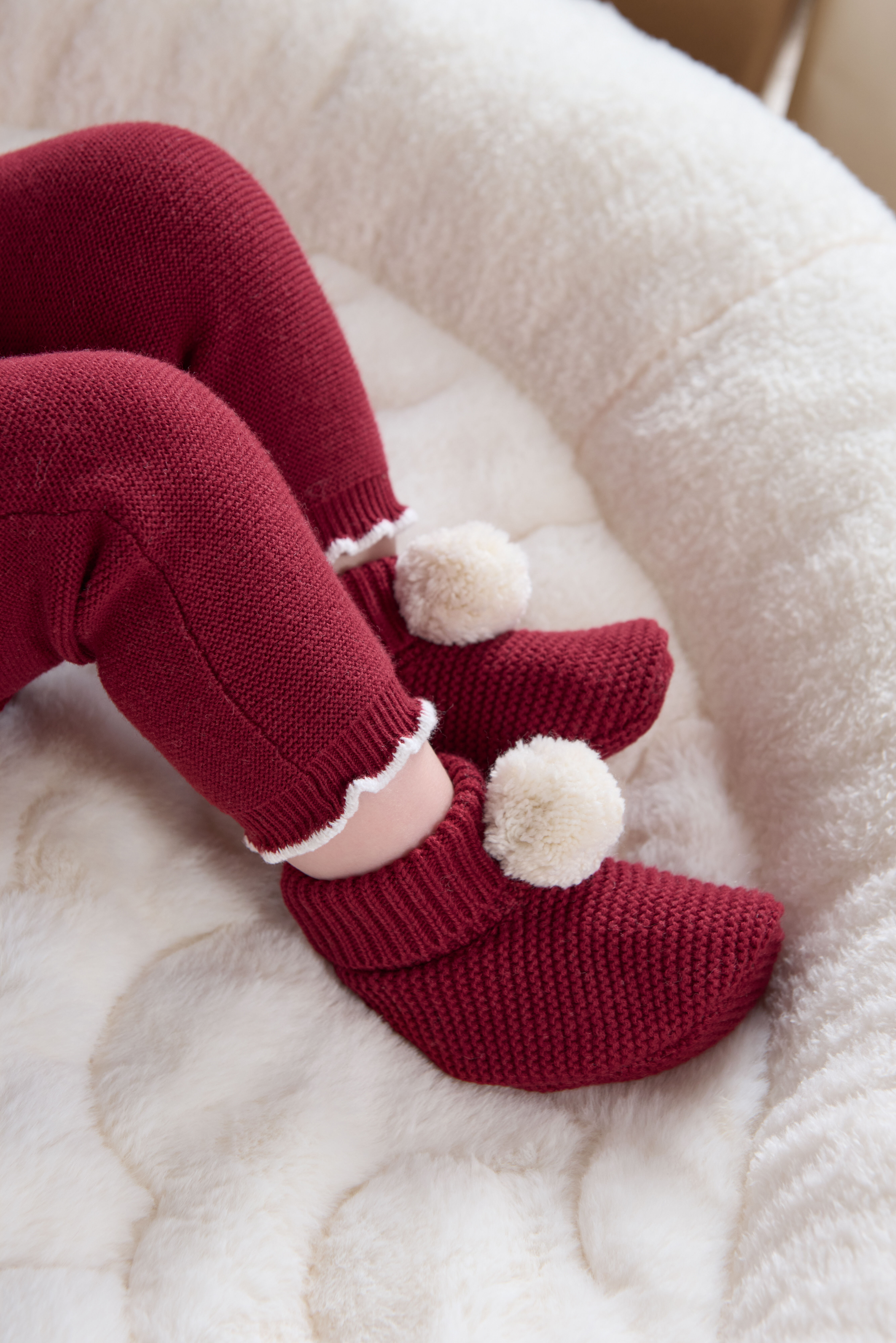 بوت أحمر بكرات بوم بوم image number 2