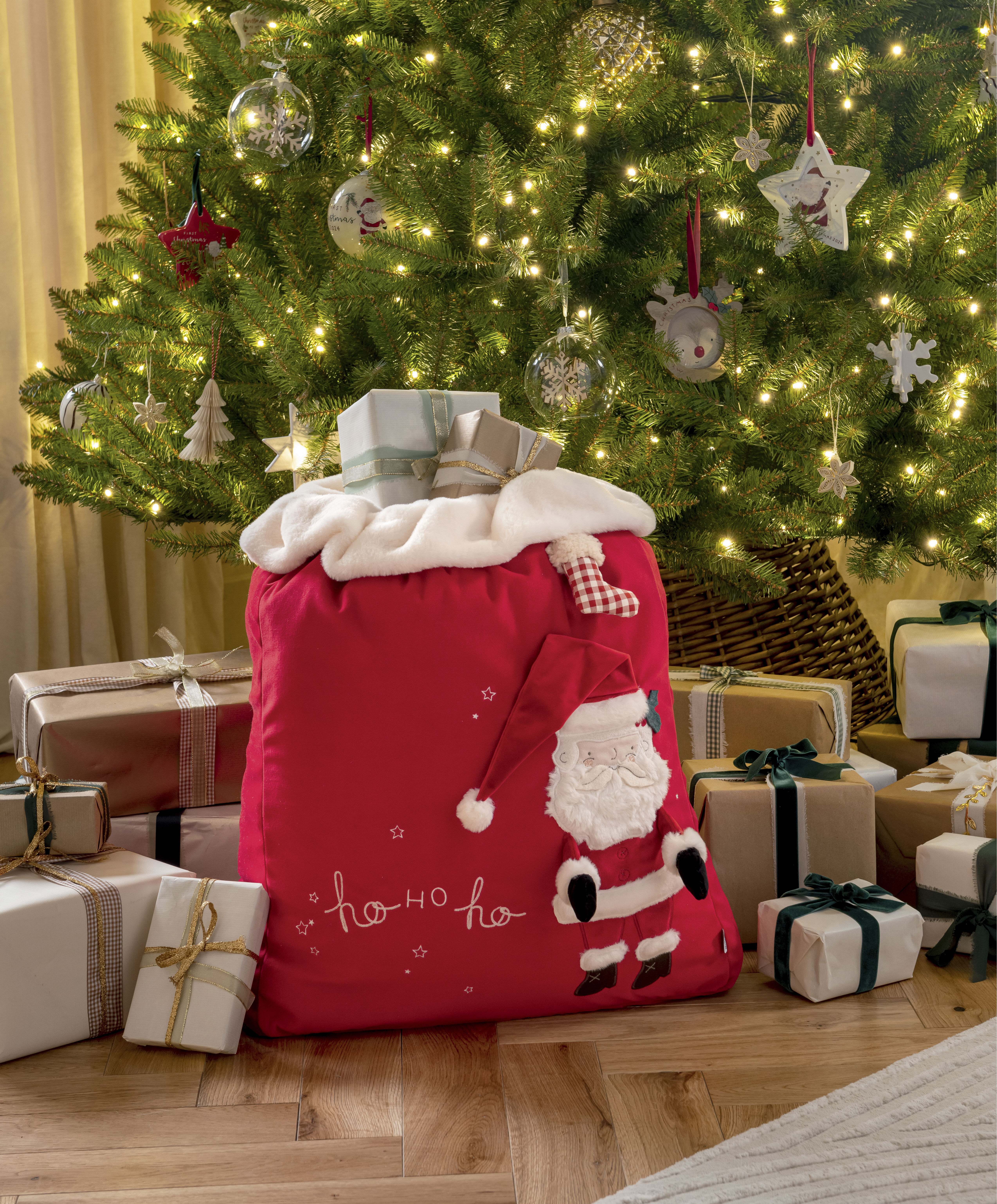 كيس هدايا كبير - تصميم سانتا 2024