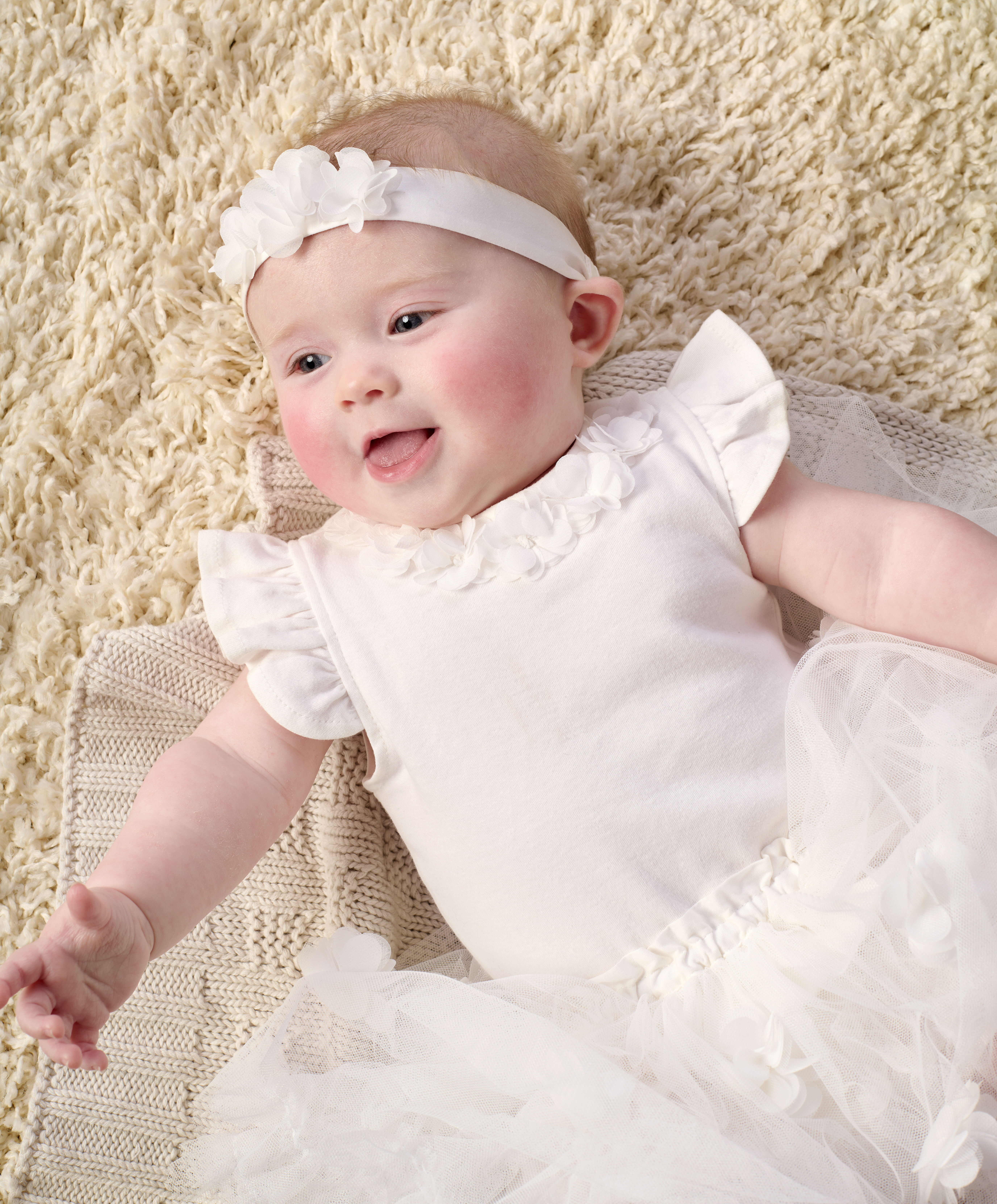 طوق رأس مزين بزهور بارزة - أبيض image number 2