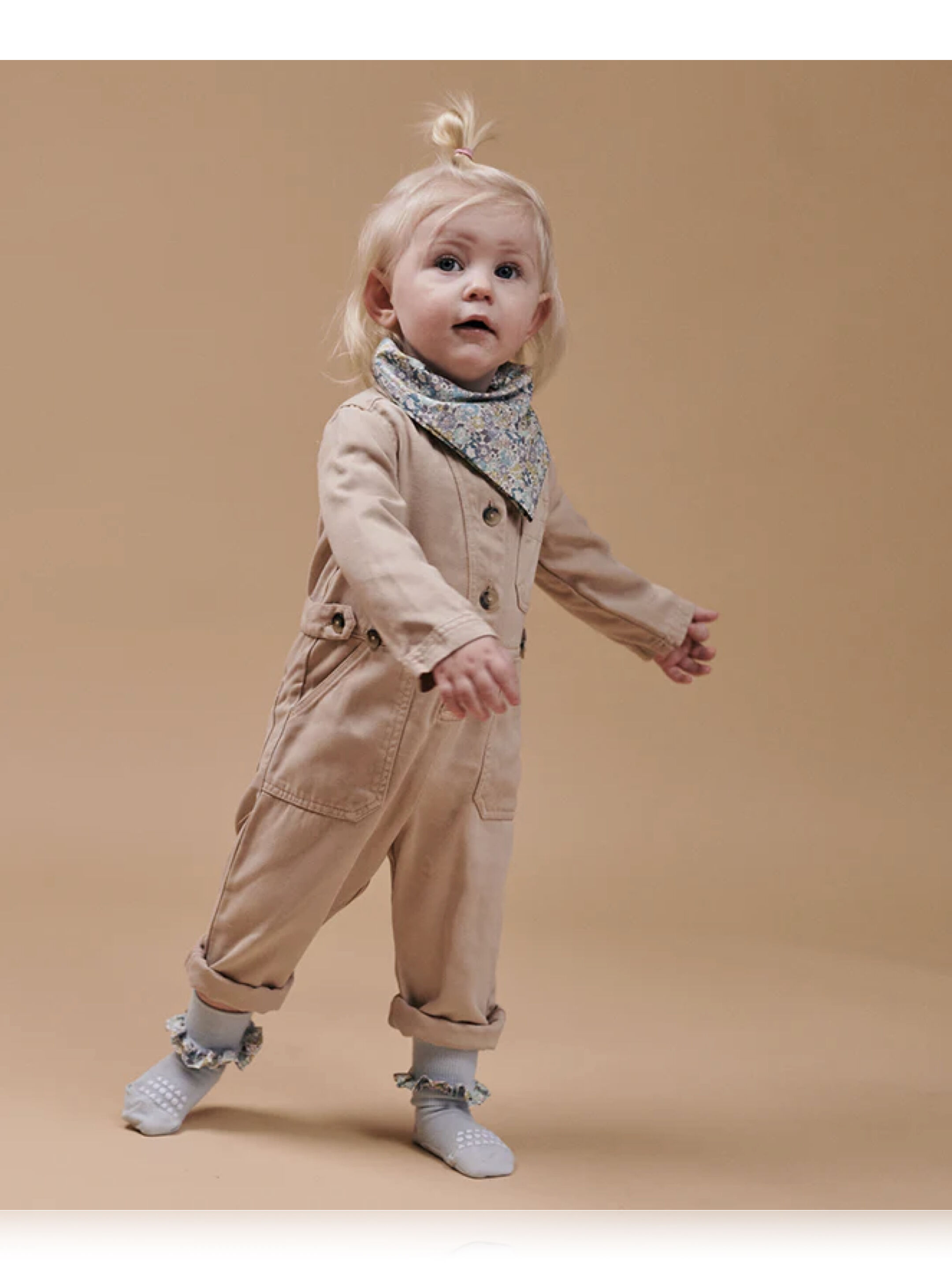 جوارب بامبو مضادة للانزلاق - أزرق فاتح بشريط كشكش بنقشة ليبرتي