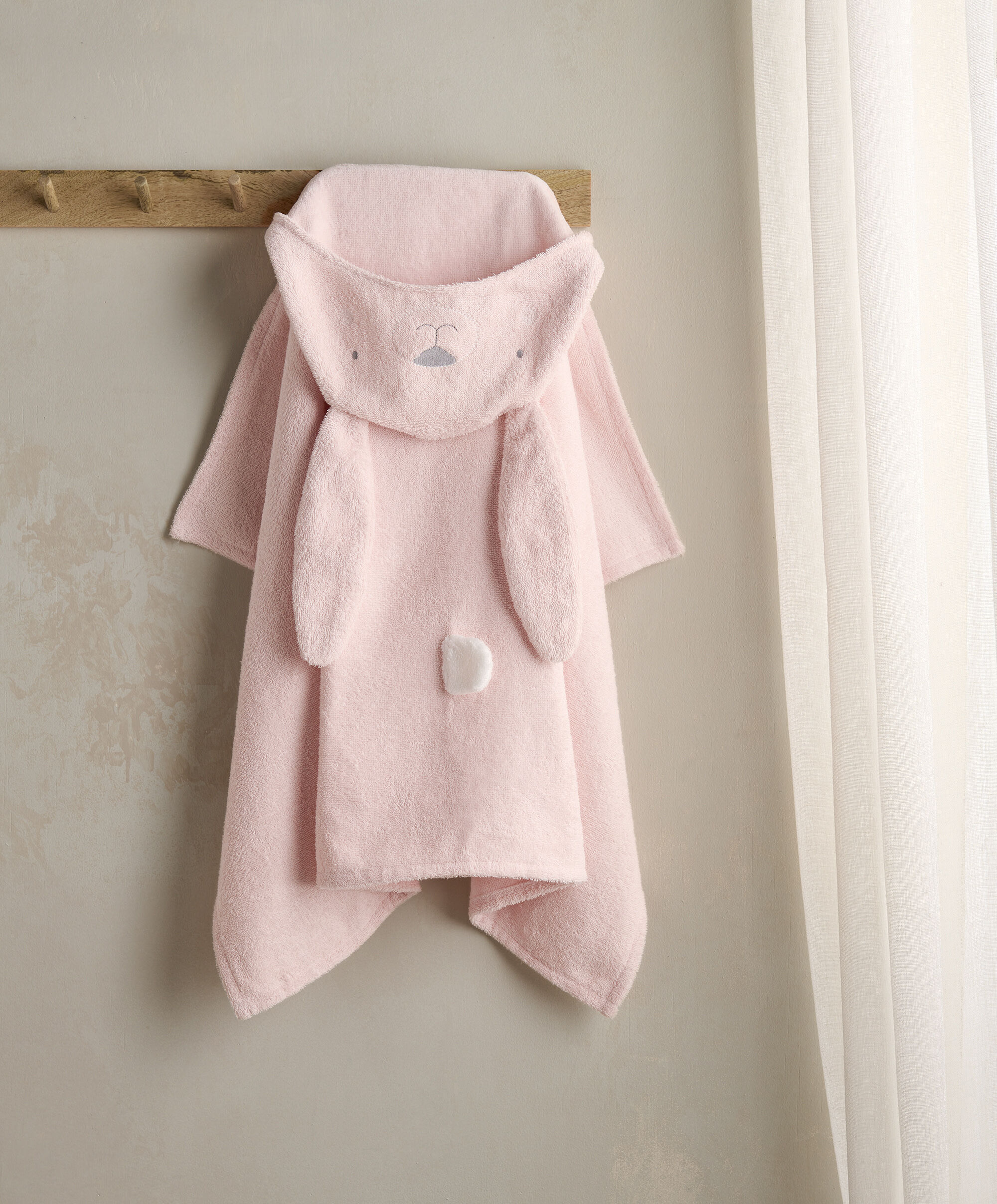 منشفة بغطاء رأس بتصميم أرنب