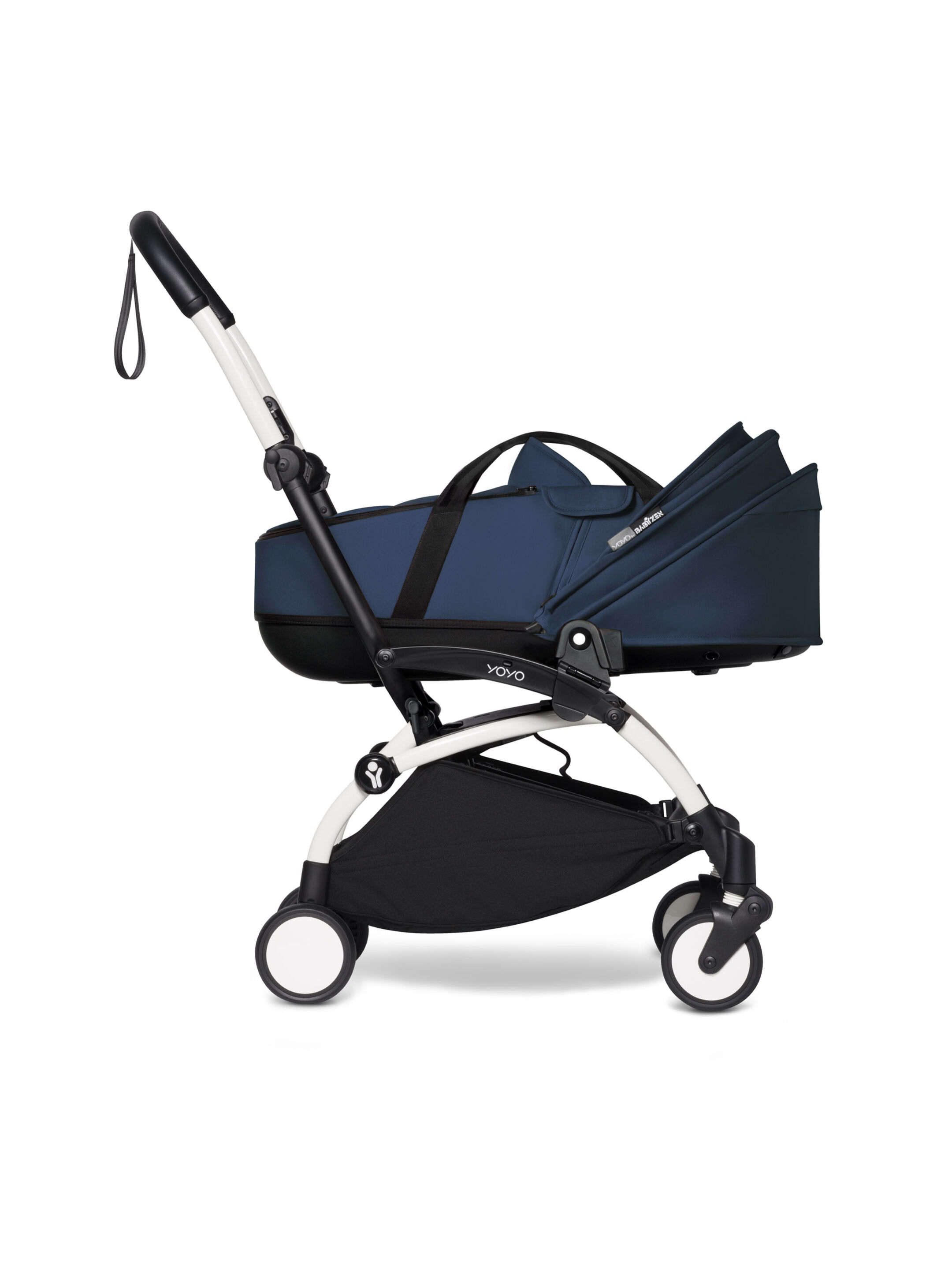 عربة أطفال بيبي زن يويو2 بهيكل أبيض ومهد محمول خفيف أزرق image number 3