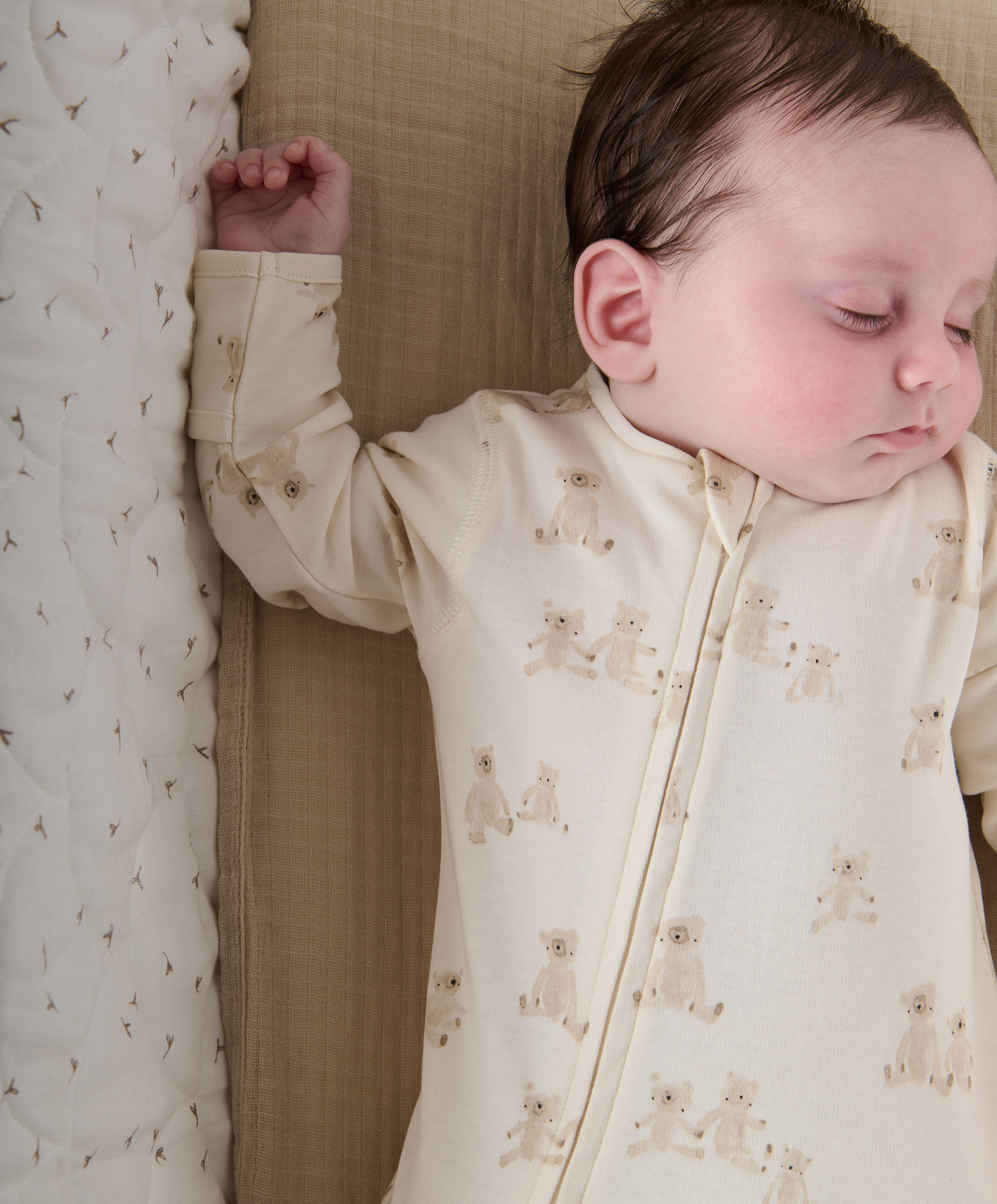 لباس الكل في واحد بطبعة دب بالكامل image number 3