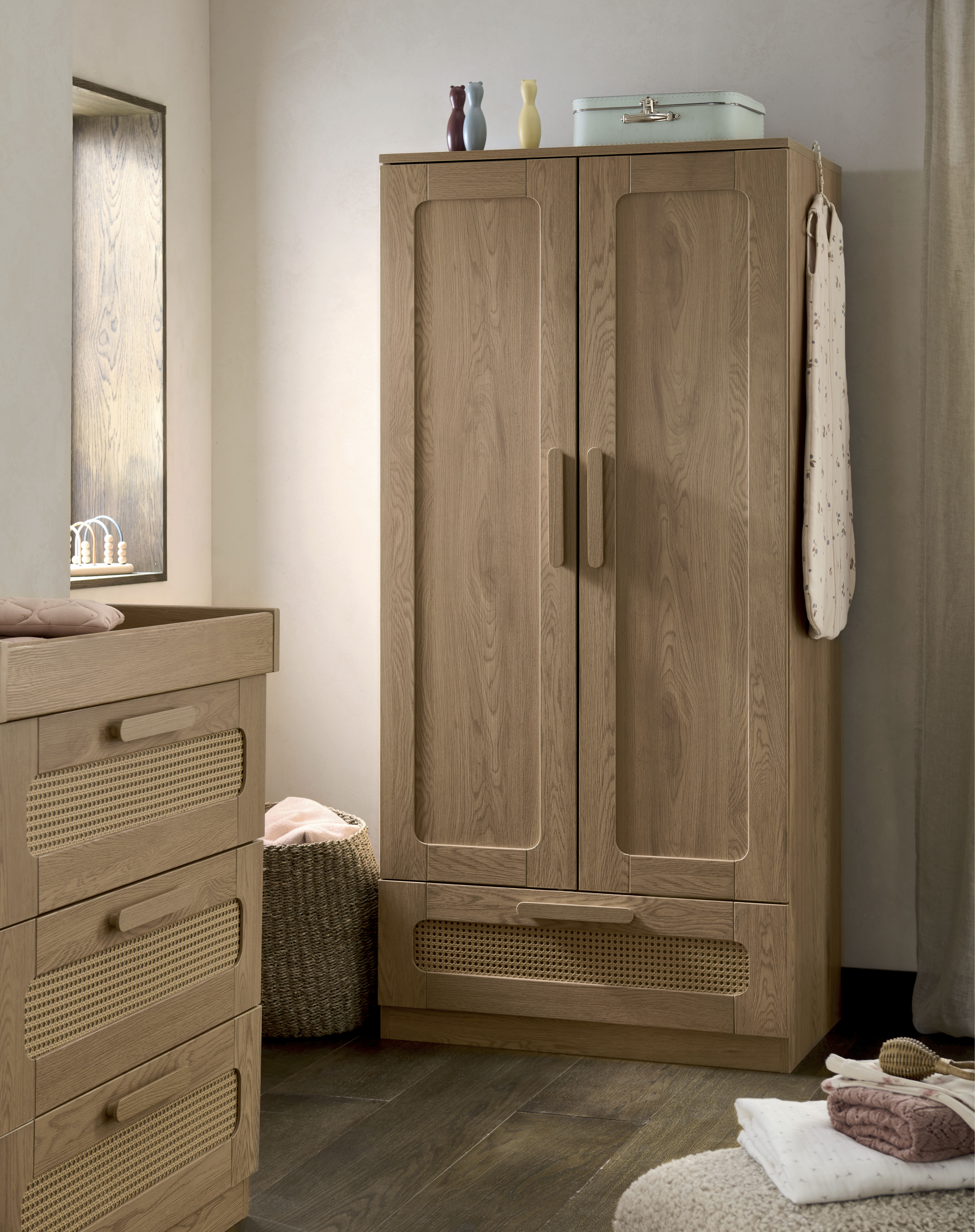 مجموعة مهد وخزانة ملابس إسنا قطعتين- راتان image number 4