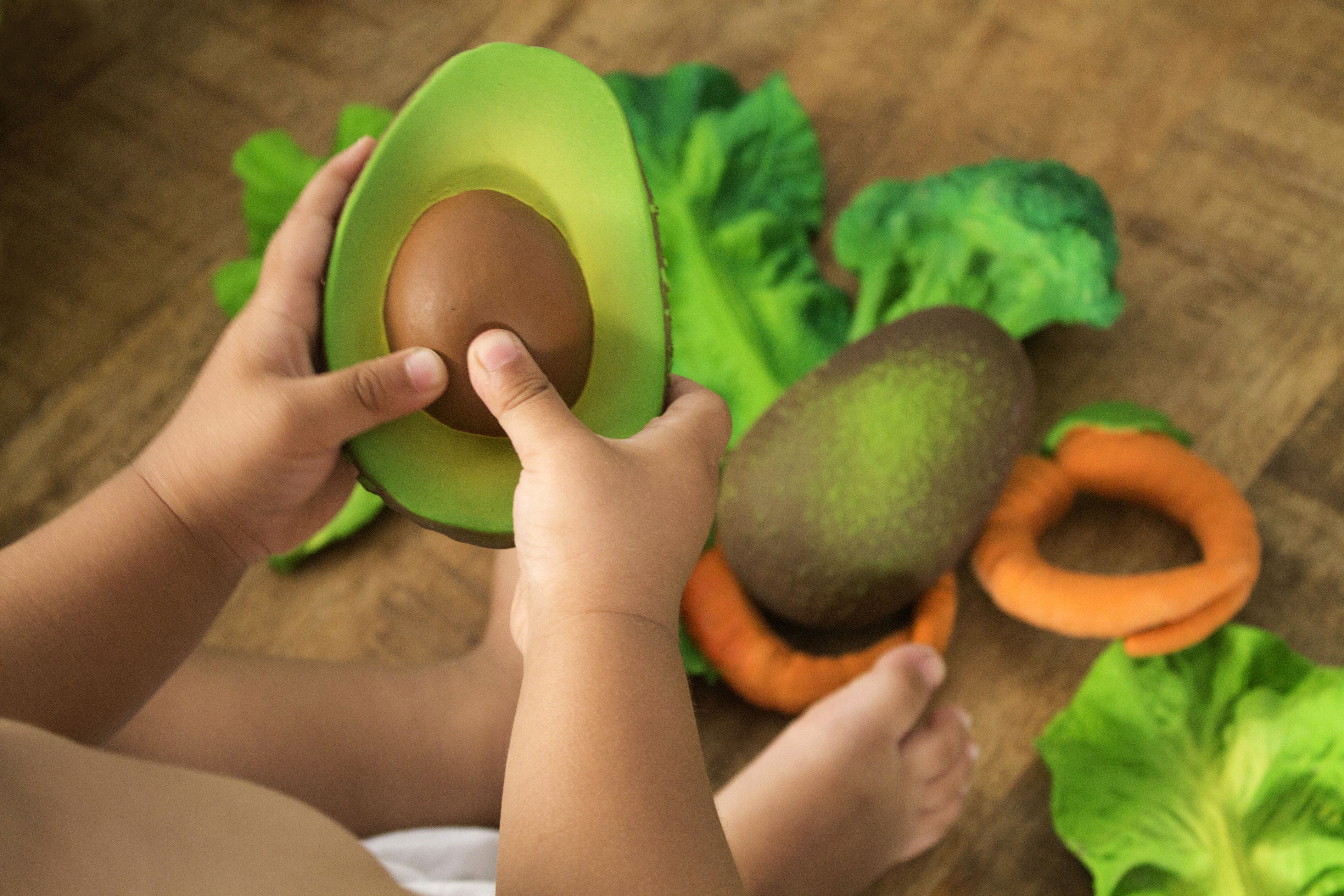 لعبة بتصميم الأفوكادو آرنولد من أولي اند كارول image number 6