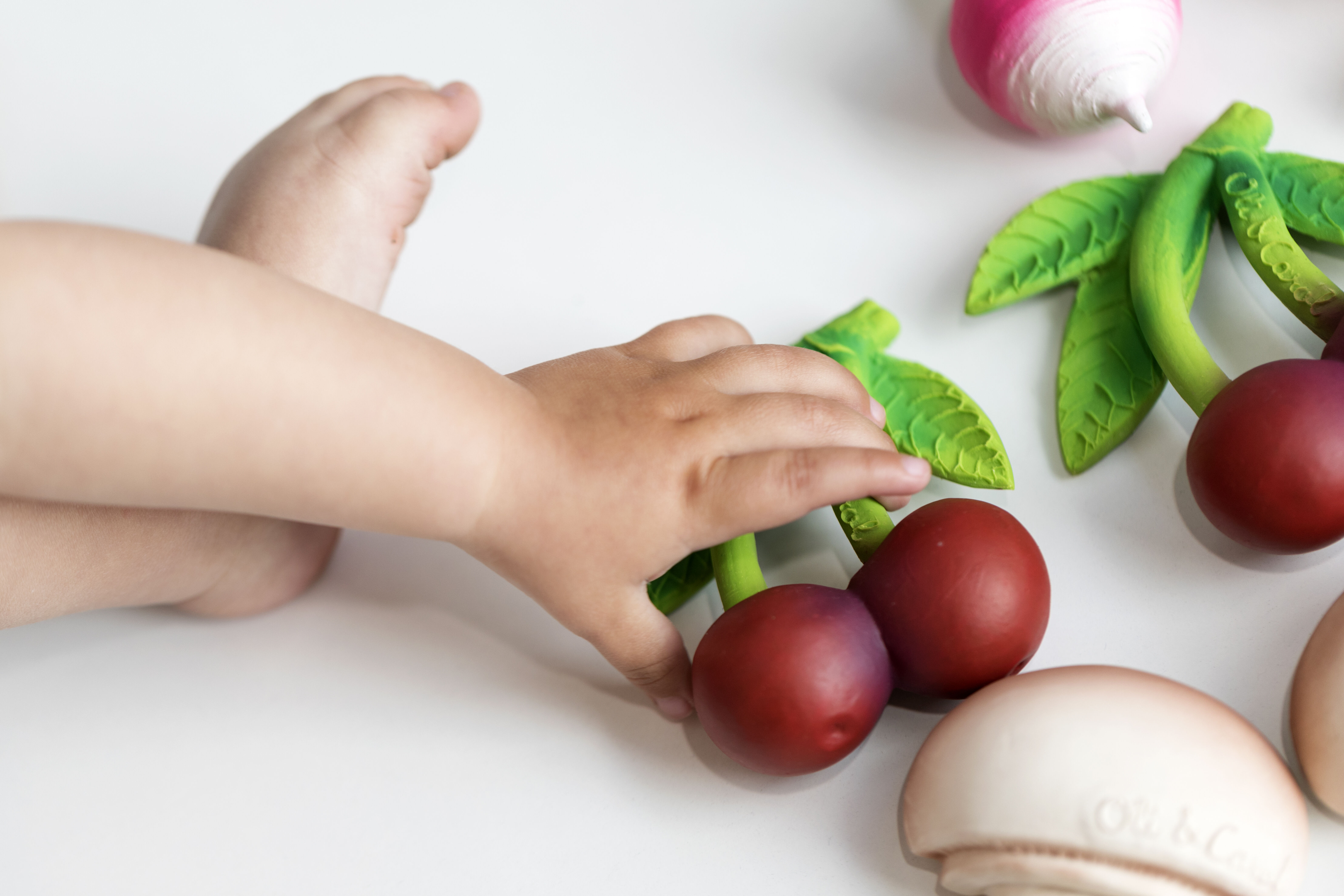 لعبة بتصميم الكرز ميري من أولي اند كارول image number 4