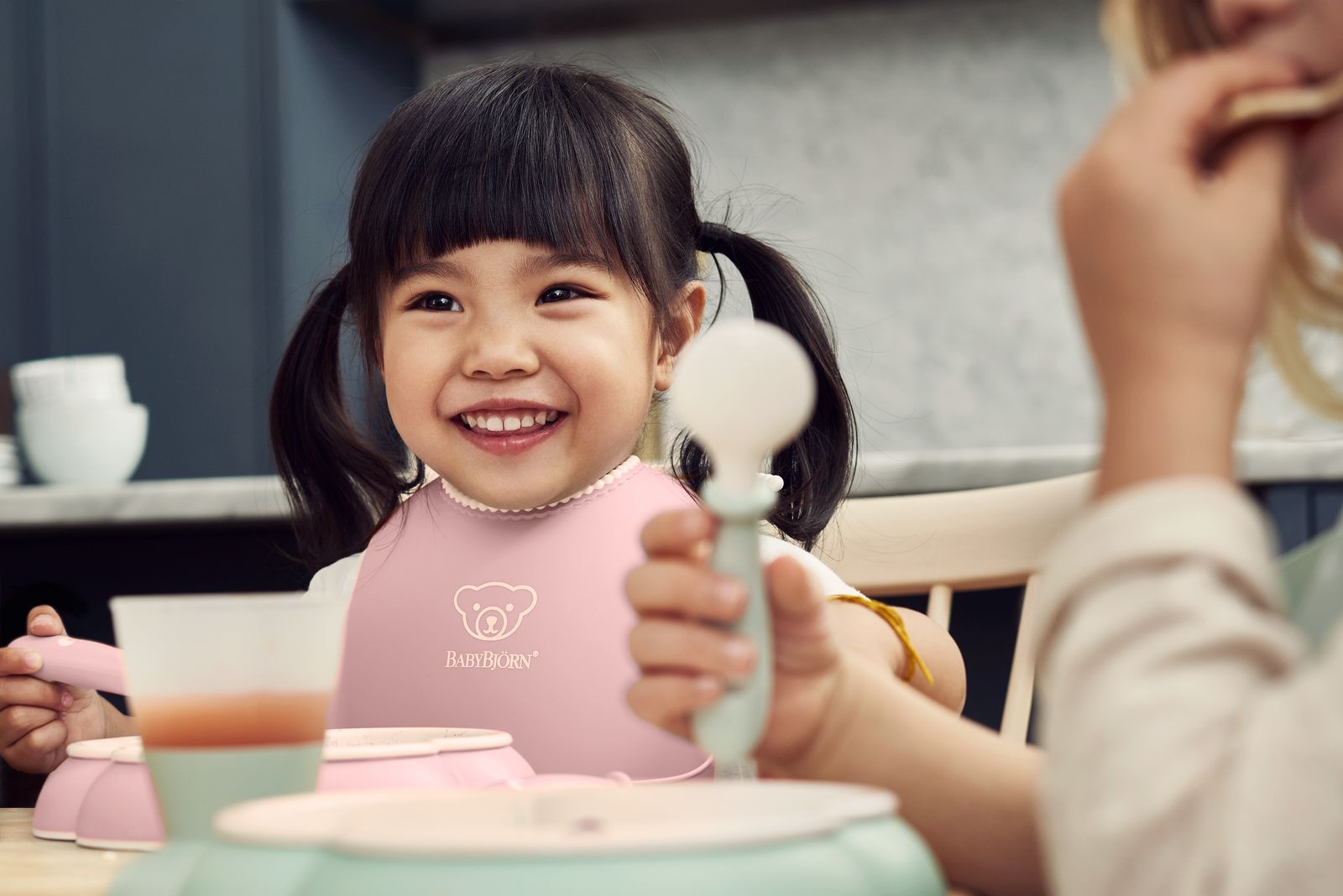 طقم عشاء للأطفال من بيبي بيورن image number 4