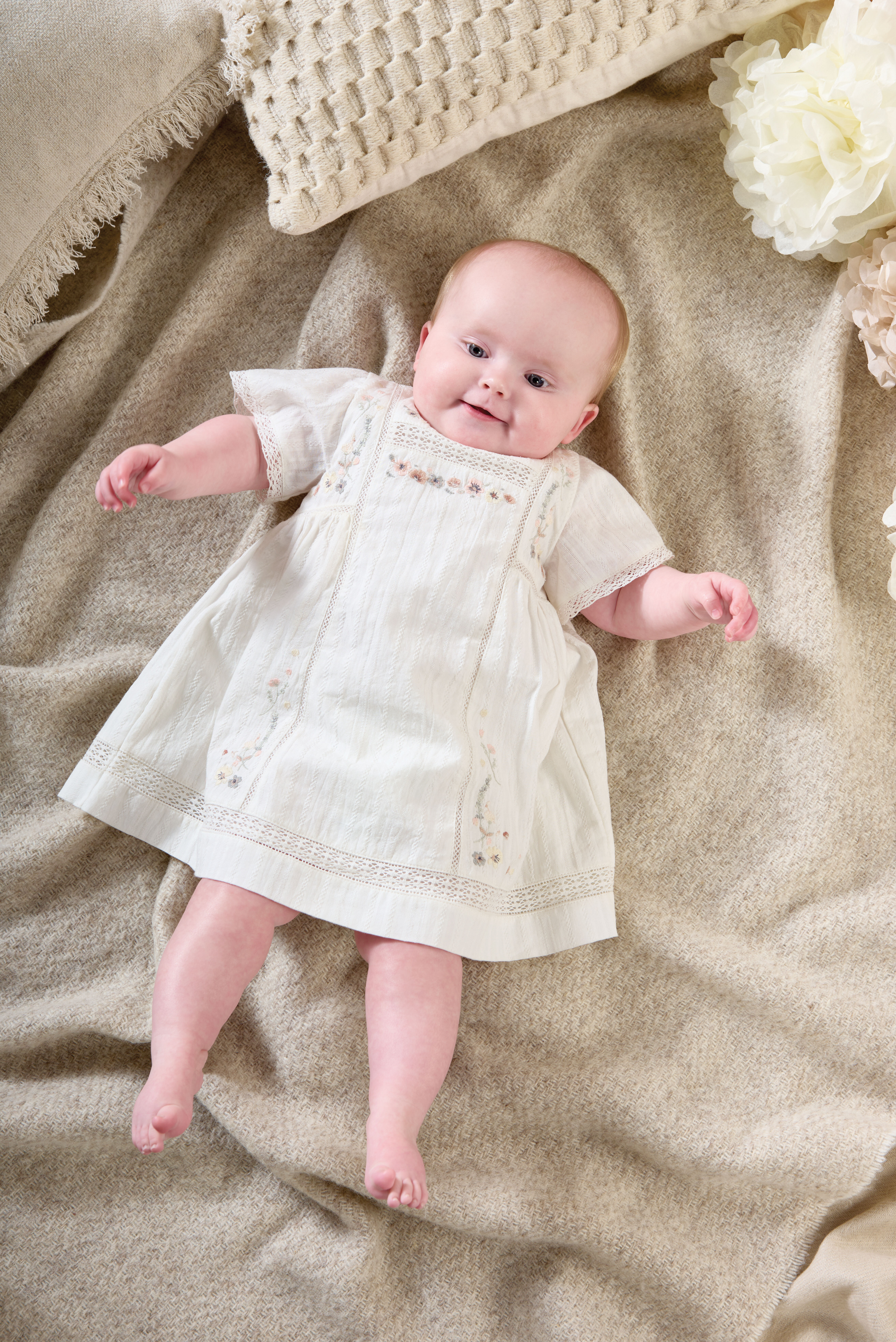 فستان قطن مطرز - أبيض image number 7