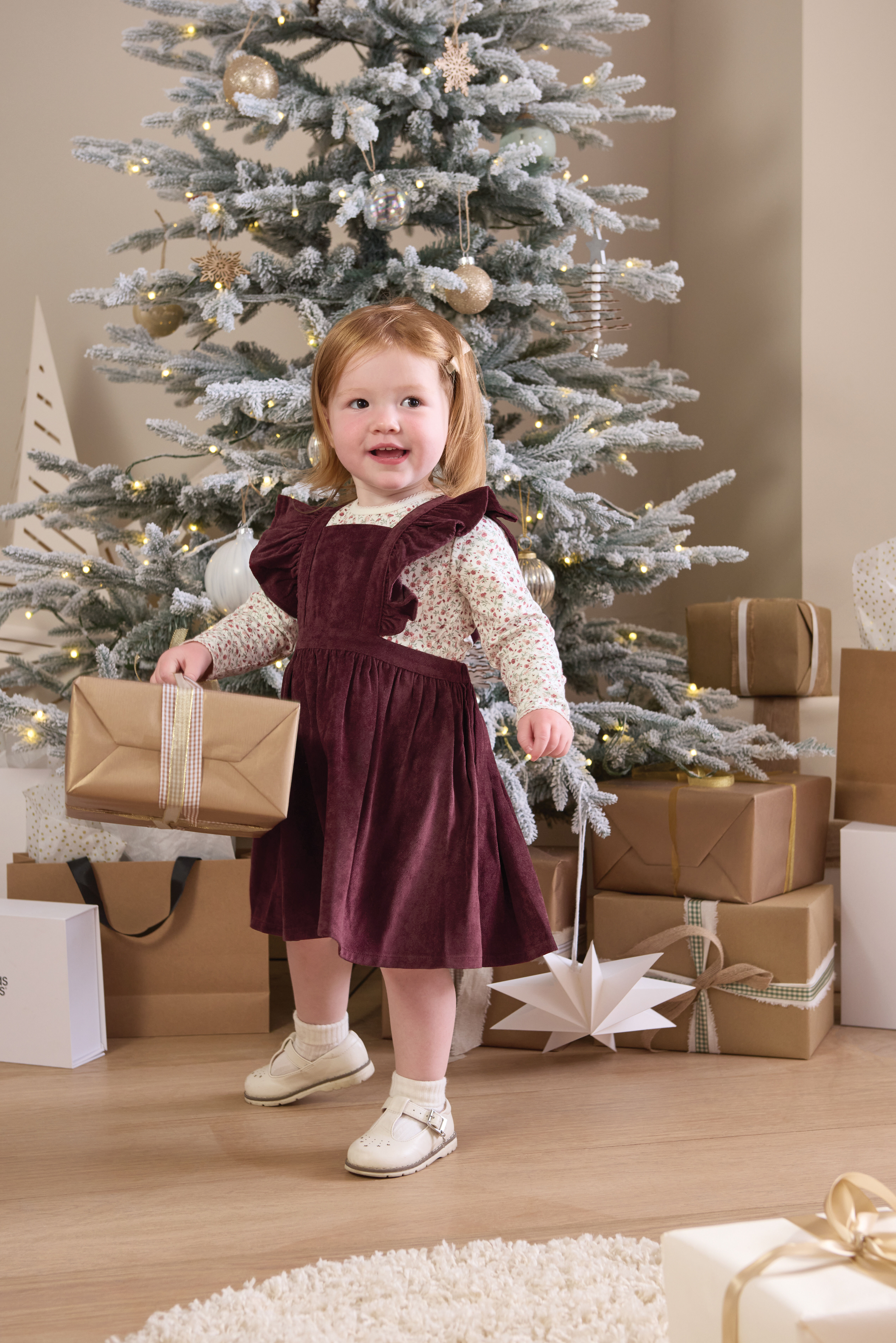 طقم لباس قطعة واحدة بنقشة زهور وفستان بتصميم مريلة - قطعتان image number 9