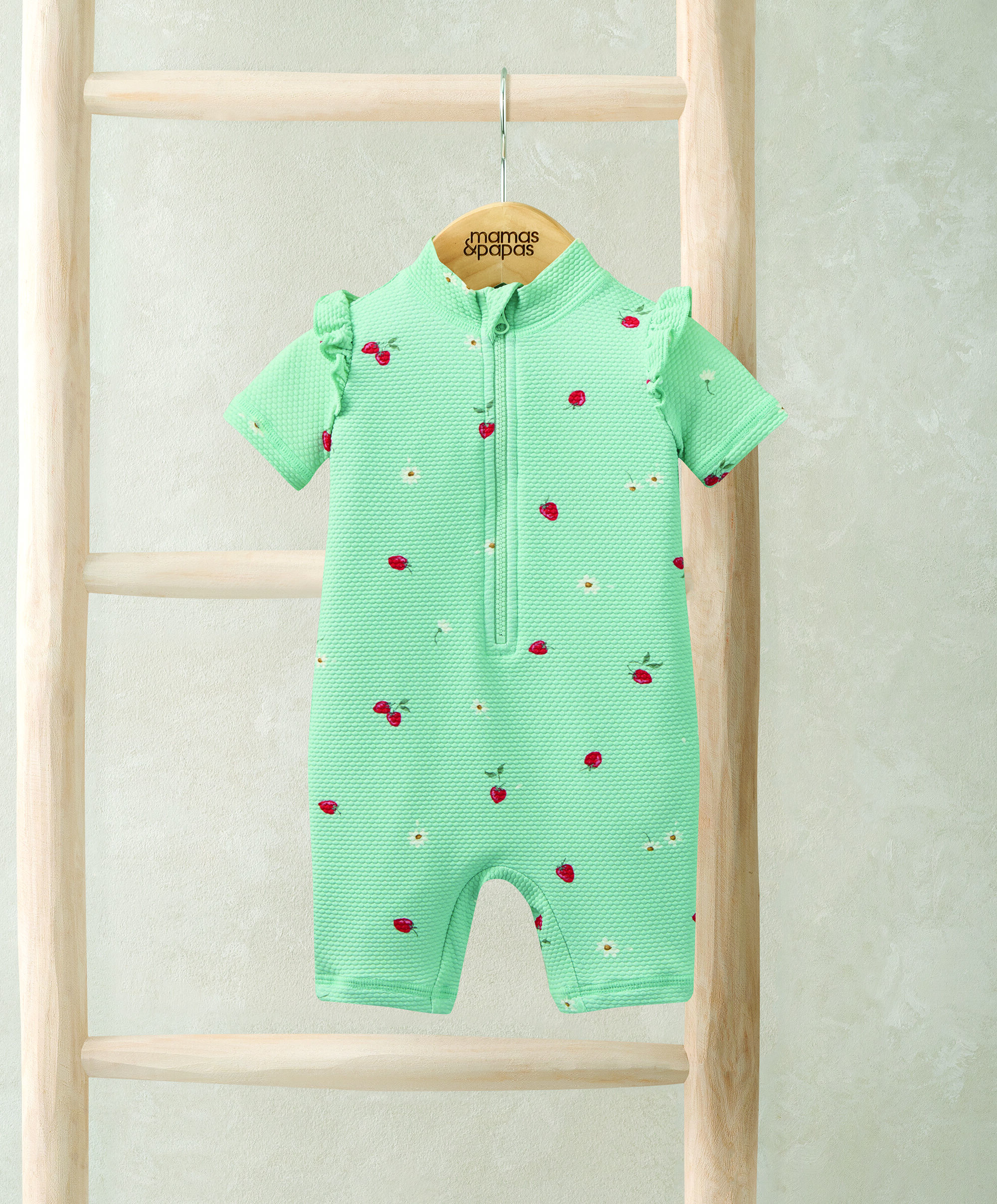 بدلة سباحة بنقشة فراولة